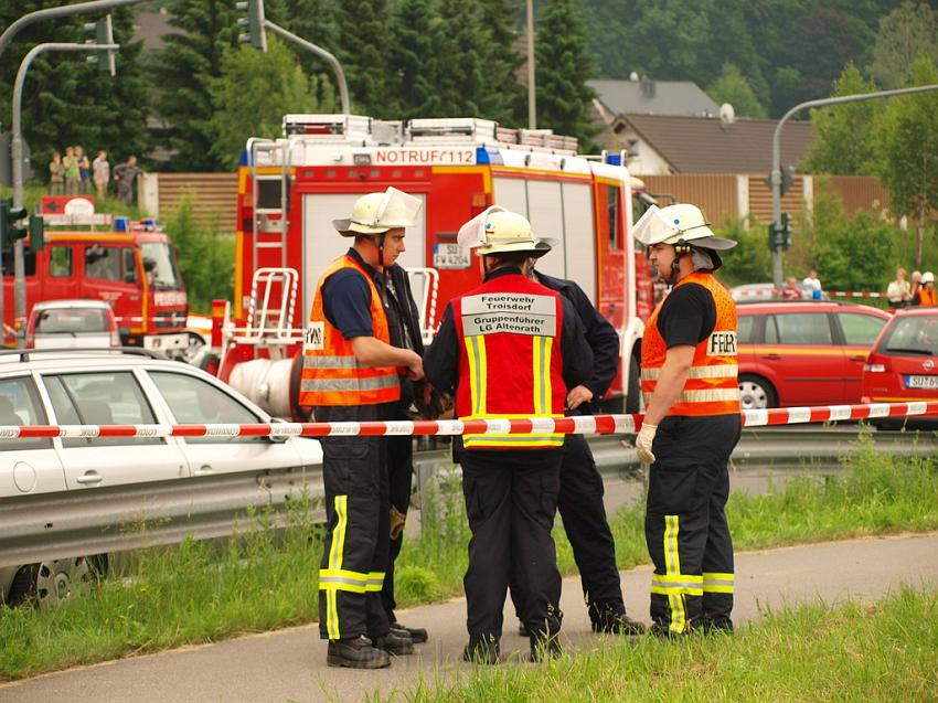 Schwerer Unfall mit Reisebus Lohmar Donrather Dreieck P227.JPG